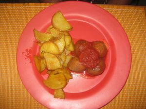 Chickpea and hazelnut meatballs at VgOloso in Venice