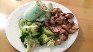 "Chicken" ranch wrap with seasoned potatoes and broccoli at Greenleaf Cafe in Toledo