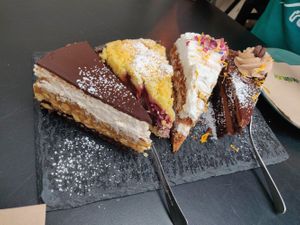 Snickers Torte, Pflaumen-Mohn-Streuselkuchen, Kokos-Möhren-Torte & Schoko-Espresso-Torte at Rosenberg in Potsdam