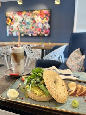 Eiersalat-Bagel & Iced Café Latte 🩷  at Rosenberg in Potsdam
