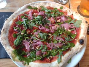 Puutarhurin pizza at Sitko Pizza & Bar in Tampere