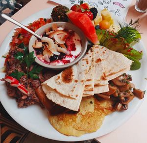Vegan brunch at Chicago Cafe in Brussels