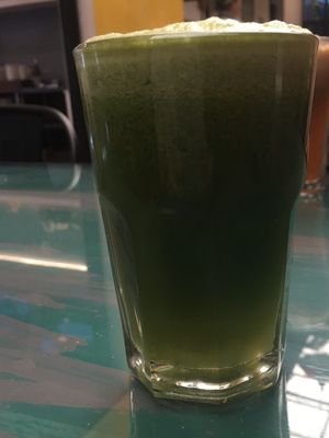 Green juice at La Esquina de las Flores in Buenos Aires