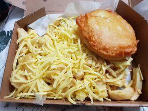 Cheesy chips & pea fritter at Shakey Shakey in Ramsgate