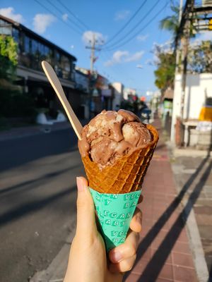 Flavour: Praline (tastes like nutella) at Mad Pops in Seminyak