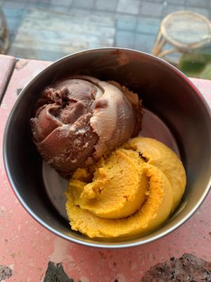 praline swirl & mango (both gf) at Mad Pops in Seminyak
