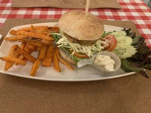 Hamburguesa con aguacate y jackfruit   at Rad Rabbit in Chiang Mai