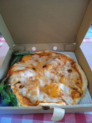 Had Bruschetta and tea leaf salad and took a margarita to go,hence basil leaves on the side😅😍 at Rad Rabbit in Chiang Mai