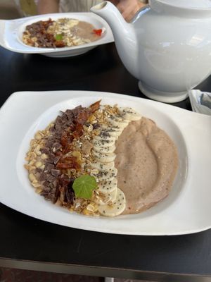 Chocolate smoothie bowl at Rainbow Cafe in Ella
