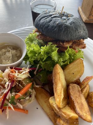Mushroom Burger vegan  at Rainbow Cafe in Ella