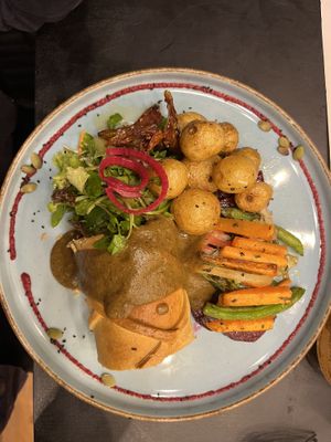 Jackfruit wellington with roast potatoes and grilled veggies  #Veganuary at Rainbow Cafe in Ella