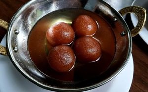 Gulab Jamun at Veggie & Vega - Restaurant in Berlin