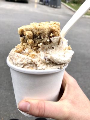 Date crumble tourbillon at Hoche Glace in Montreal