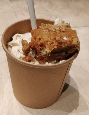 Apple crumble at Hoche Glace in Montreal
