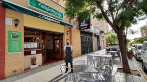 Bien venidos a Falafelmanía 🌷 at Falafelmania - Restaurante Vegetariano y Vegano Oriental in Alicante