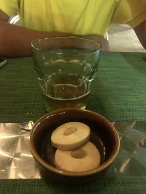 Iced tea - cookies of the house   at Falafelmania - Restaurante Vegetariano y Vegano Oriental in Alicante