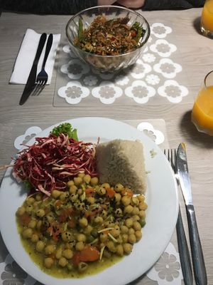 Chickpea curry and stir fried veggie bowl  at Alma Amor in Ollantaytambo