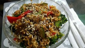 stir fry bowl at Alma Amor in Ollantaytambo