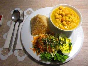 Chickpea Curry with Rice and Salad at Alma Amor in Ollantaytambo