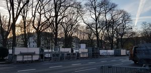 Park for takeout in the sun at Mashery - Hummus Kitchen in Cologne