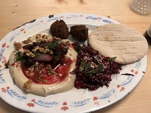 Humus of the week, my goodness! 🤣  at Mashery - Hummus Kitchen in Cologne