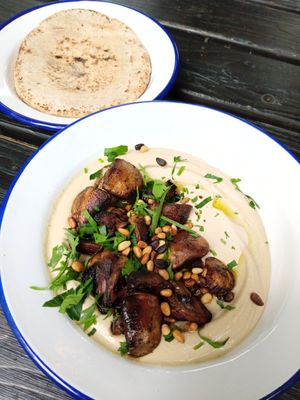 Hummus Champignon at Mashery - Hummus Kitchen in Cologne