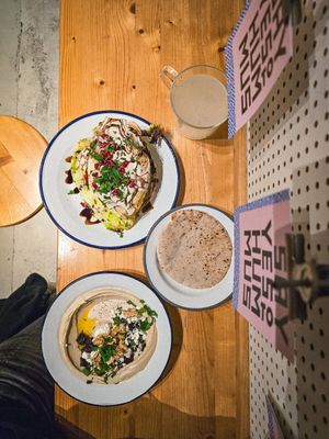 Hummus Rote Bete Feta Walnuss & Gerösteter Spitzkohl mit Granatapfel at Mashery - Hummus Kitchen in Cologne