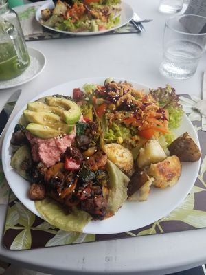 Spurilina pancakes with fresh vegetables and hummus at 143V in Cork