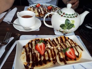 banana chocolate pancakes at 143V in Cork