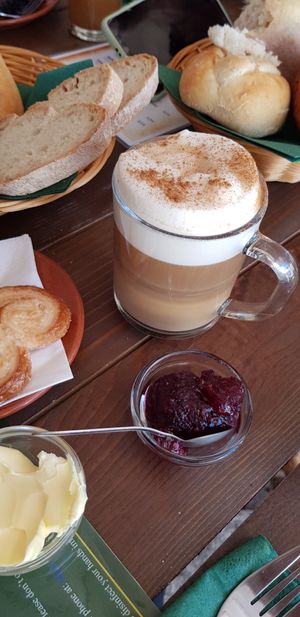 Vegan brunch at Casa do Fauno in Sintra