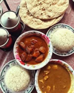 Aloo tomato & tofu korma - try the pickled onions on the condiment rack too, yummo at Jasmine in Don Det
