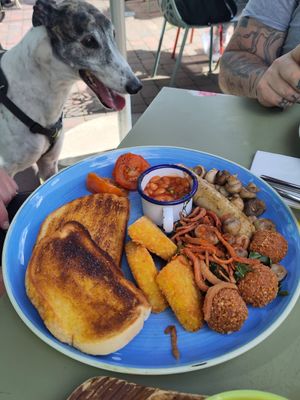 Big vegan breakfast at Tappeto Lounge in Kidderminster
