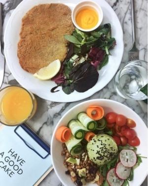 Buddha bowl and chickppeas "milanesa" at Strata Bakery in Barcelona