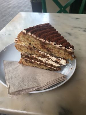 I had the vegan tiramisu and it was amazing. I believe it was non-alcoholic as well. at Strata Bakery in Barcelona