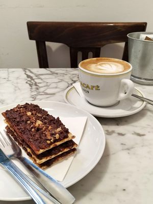 También había cruasanes veganos at Strata Bakery in Barcelona