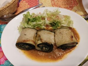 Canelones veganos de calabacín con espinacas y bechamel at Telos Comida Casera Natural Vegetariana y Vegana in San Lorenzo De El Escorial