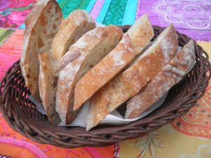 Natural homemade bread at Telos Comida Casera Natural Vegetariana y Vegana in San Lorenzo De El Escorial
