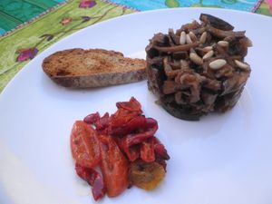 Eggplant black pudding timbale (vegan) at Telos Comida Casera Natural Vegetariana y Vegana in San Lorenzo De El Escorial
