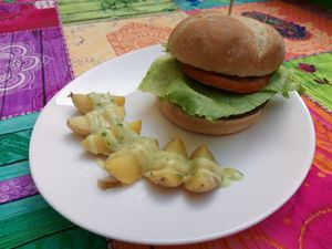 VeggieBurguer at Telos Comida Casera Natural Vegetariana y Vegana in San Lorenzo De El Escorial