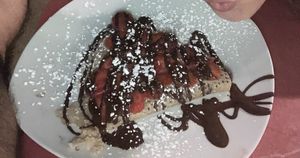 Galette con chocolate negro y fresas. Riquisima!  at El Gat Creperia in Cambrils