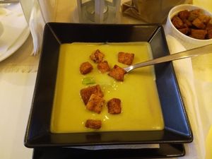 Vegan broccoli soup at Little Tyke in Bucharest