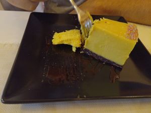 vegan lemon „cheesecake“ at Little Tyke in Bucharest