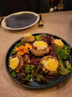 Starter: stuffed mushrooms (vegan option with cashewcream) at Rotas da Ilha Verde in Sao Miguel