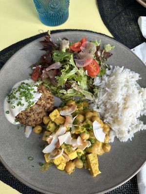 Menu Hamburger and chickpea tofu curry  at Rotas da Ilha Verde in Sao Miguel