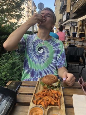 Enjoying some burgers  at Tökmag Vegan Street Food in Budapest