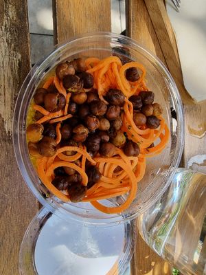 Moroccan quinoa salad at Tökmag Vegan Street Food in Budapest