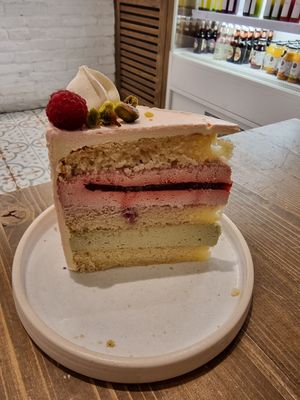 Raspberry-pistachio cake at Tökmag Vegan Street Food in Budapest