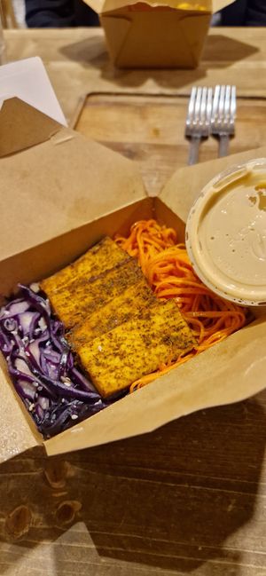 Tofu Asian box at Tökmag Vegan Street Food in Budapest