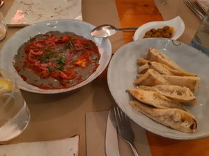 Starter / Hummus de ceci neri y pan pizza at Pizzi & Dixie in Madrid