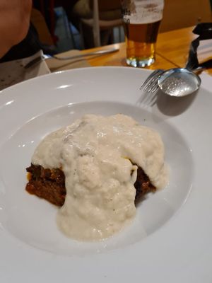 Lasaña at Pizzi & Dixie in Madrid